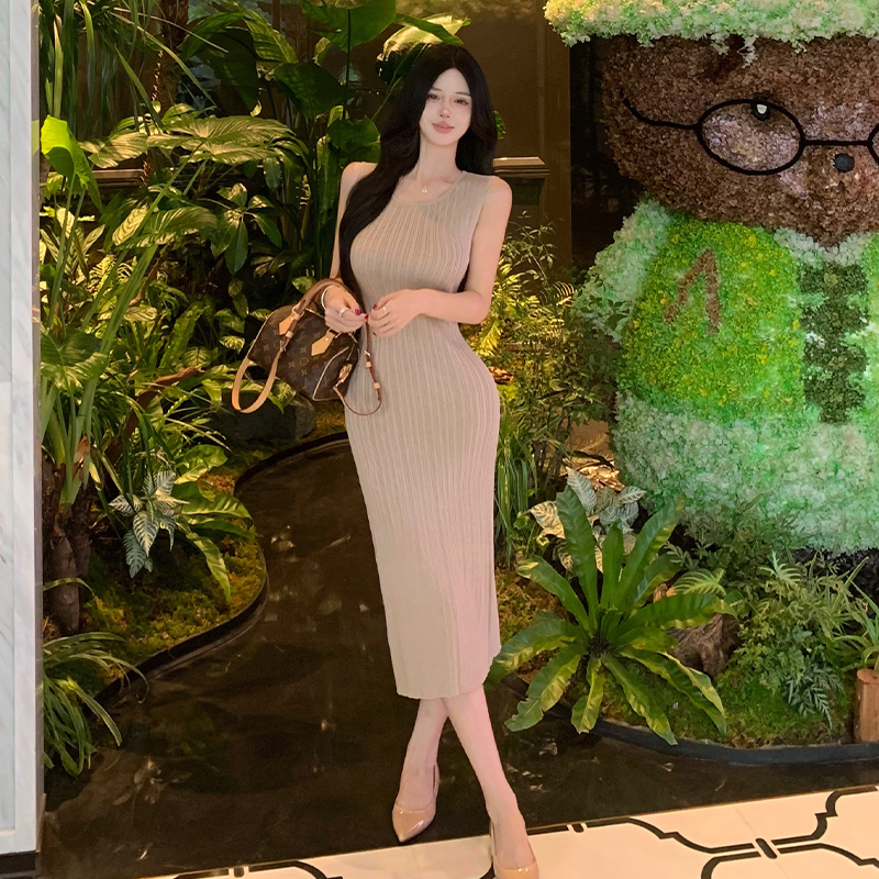 2026 Summer French Style Slim Fit Waist Cinching Sleeveless Tank Bodycon Slit Knit Long Dress - Image 5