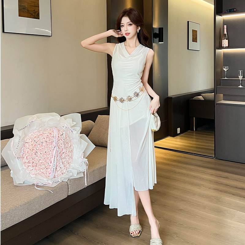 2026 Spring Summer French Style Sleeveless Halter Neck Waist Cinching Slimming Draped Neck Dress with Waist Chain - Image 5