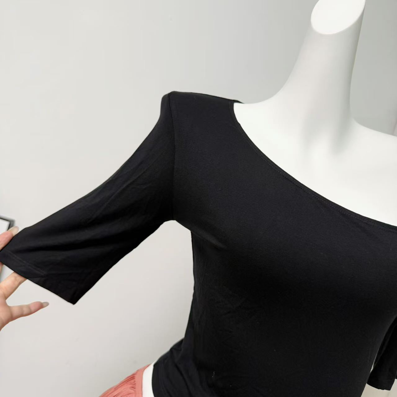 Asymmetric One-Shoulder T-Shirt Black - Image 4